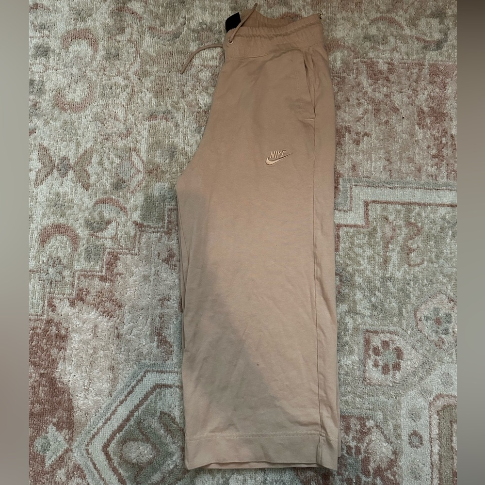Nike phoenix fleece cropped pants